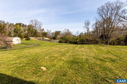 2514 Thomas Jefferson Pkwy, Bybee VA  22963-4808 exterior