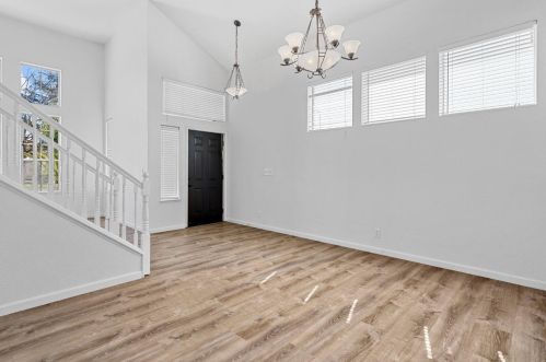 1285 Burgundy Ln, Manteca CA  95337-6874 exterior