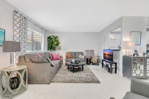 267 Saxony F, Delray Beach, FL 33446-1837