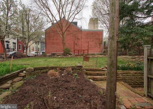 409 Boas St, Harrisburg PA 17103-1716 exterior