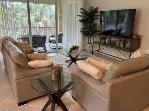 1995 Tarpon Bay Dr, Naples FL  34119-9008 exterior