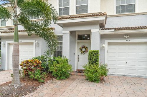 4370 Legacy Ct, Delray Beach FL  33445-3811 exterior