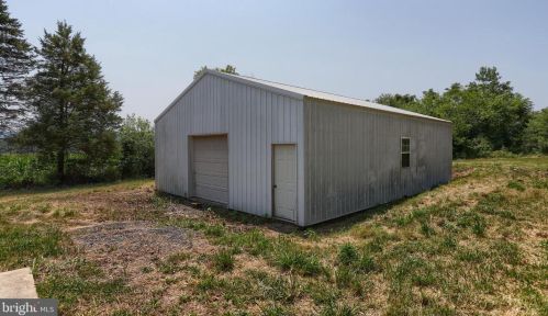 258 Dad Burnhams Rd, Schuylkill Haven, PA 17972-9571