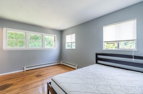 21 Greenfield St, Waterford CT  06385-3907 exterior