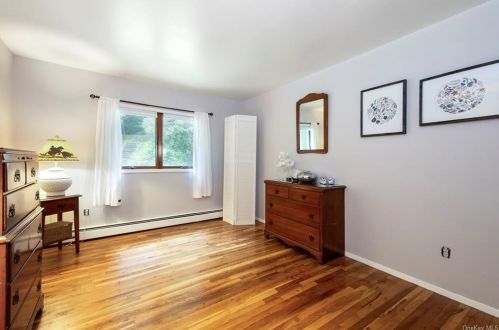 60 Bryant Pond Rd, Tompkins Corners NY  10579-2405 exterior