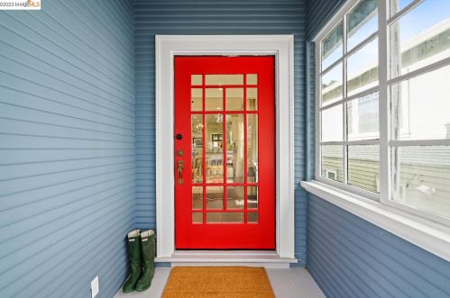 3059 Delaware St, Oakland CA  94602-3219 exterior