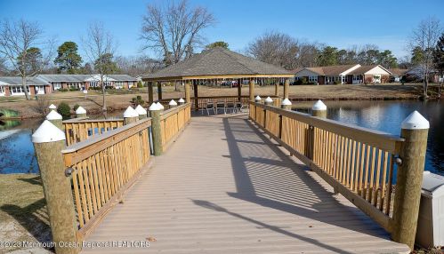 1035 Aberdeen Dr, Lakewood NJ  08701-7916 exterior