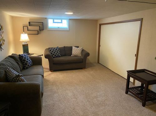 6209 Kinnickinnic Riv Pkwy, Milwaukee WI 53219-3011 exterior