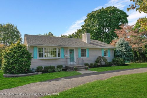 30 Brighton Ave, Tinton Falls, NJ 07701-5769