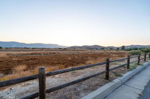 29586 Rawlings Way, Lake Elsinore CA  92530-4684 exterior