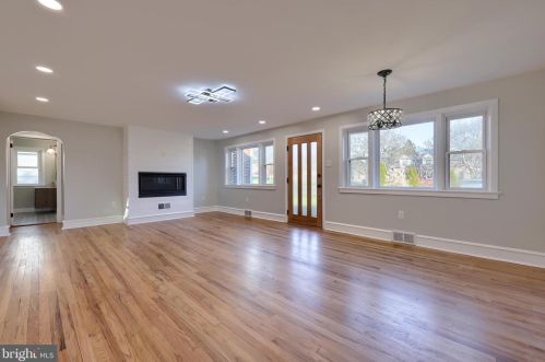 124 Millersville Rd, Lancaster PA  17603-4220 exterior