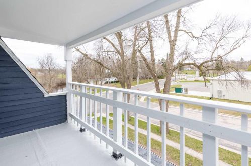 527 Elizabeth St, Mishicot WI  54228-6008 exterior