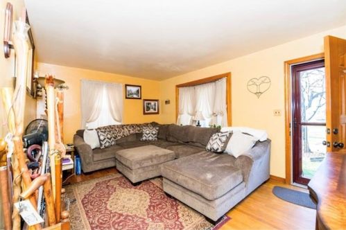 1096 Park St, Hermitage, PA 16146-3042