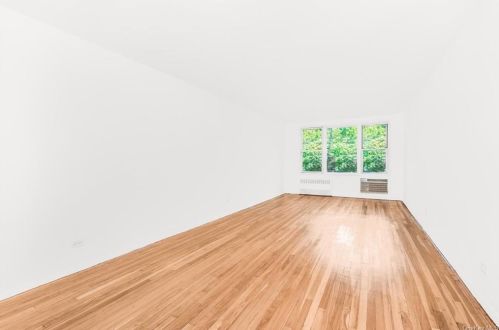 3475 Greystone Ave, Bronx, NY 10463-2235