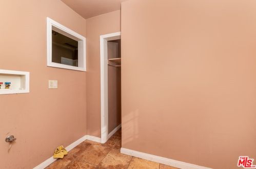 16712 Pannes Ave, Compton CA  90221-5147 exterior