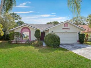 6141 Nicole Ct, Sarasota, FL 34243-2654