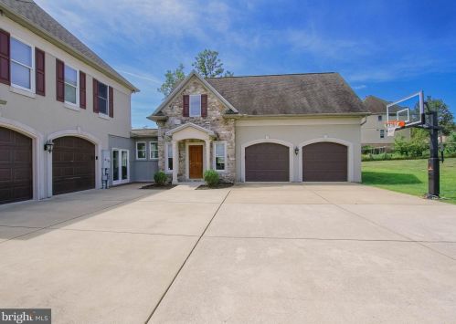 4205 Prosperous Dr, Harrisburg PA  17112-6038 exterior