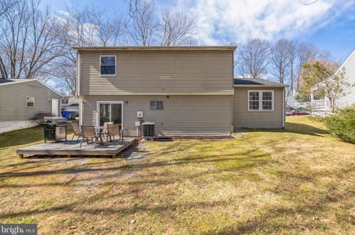 5262 Sudberry Ln, Woodbridge VA  22193-3463 exterior