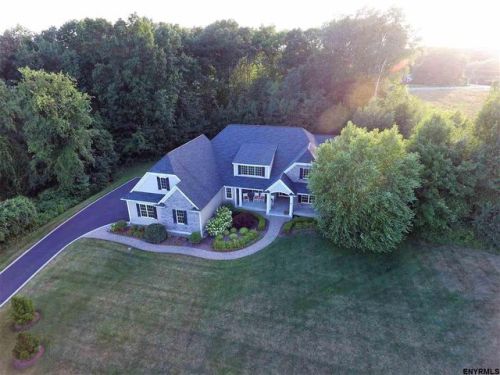 18 Bridlewood Loop, Schenectady, NY 12148-1703