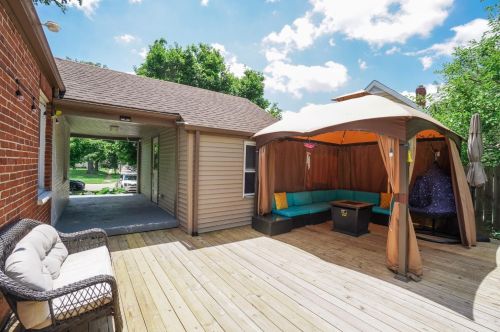 6 Damon Rd, Cincinnati OH 45218-1034 exterior