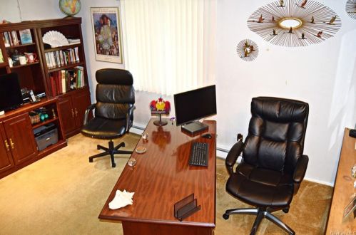 9 Rolling Hills Dr, Panamoka NY  11961-2305 exterior