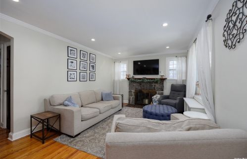 47 Alexine Ave, East Rockaway NY  11518-1515 exterior