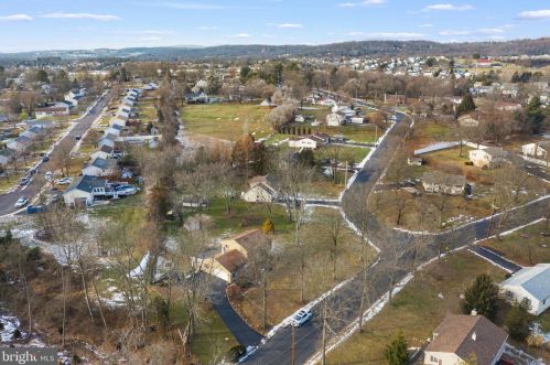 2397 Welsh Dr, Pottstown, PA 19464-2641