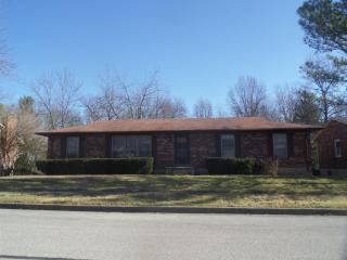 3068 Dale Hollow Dr, Lexington, KY 40515-5401
