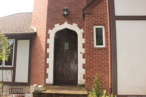 59 Hazel Plain Rd, Woodbury, CT 06798-1919