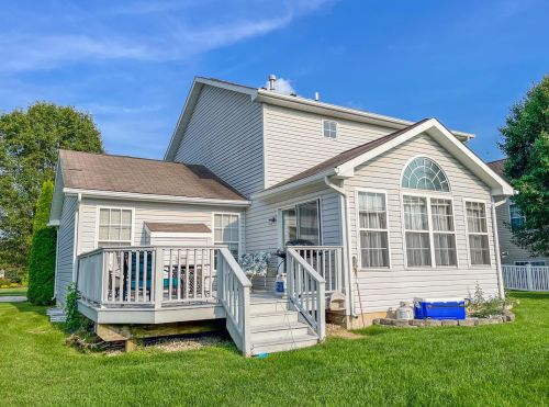 115 Springhouse Dr, Englewood OH  45322-8795 exterior