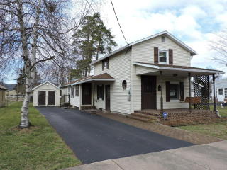 805 3rd St, Berwick, PA 18603-3907