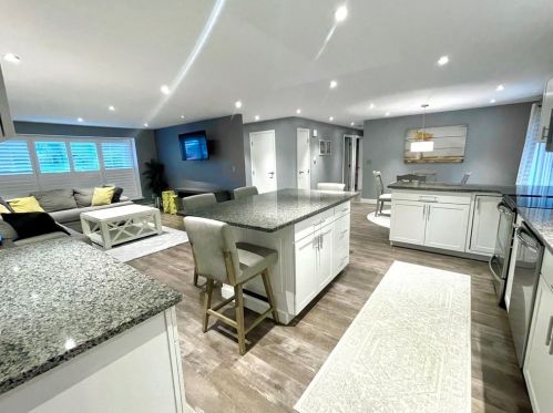 2 Monson Dr, Peabody MA 01960-3548 exterior