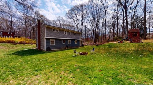11 Stonehedge Rd, Norwalk, CT 06851-1212