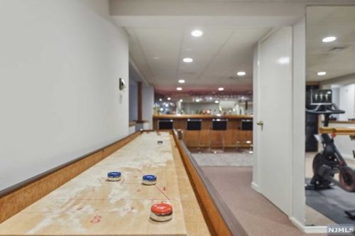 28 Greenview Way, Montclair NJ 07043-2531 exterior