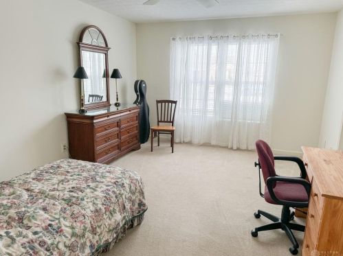 127 Un Rdg Dr, Englewood OH 45322-8773 exterior