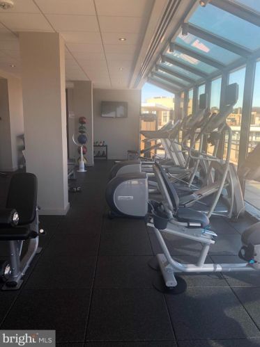 2700 Calvert St, Washington DC  20008-2663 exterior