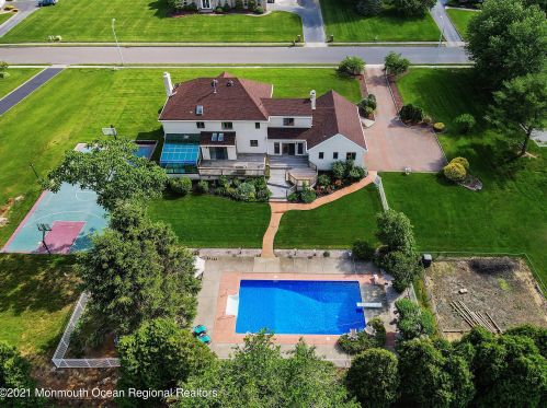11 Windswept Ln, East Freehold, NJ 07728-8460