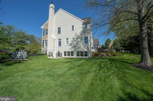 315 Blackburn Dr, Berwyn PA  19312-2801 exterior