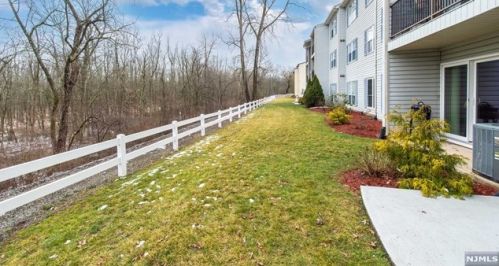 235 Robertson Way, Lincoln Park NJ  07035-1858 exterior