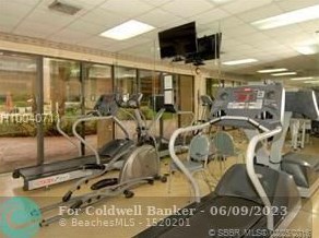 2816 46th Ave, Hollywood FL  33021-2976 exterior