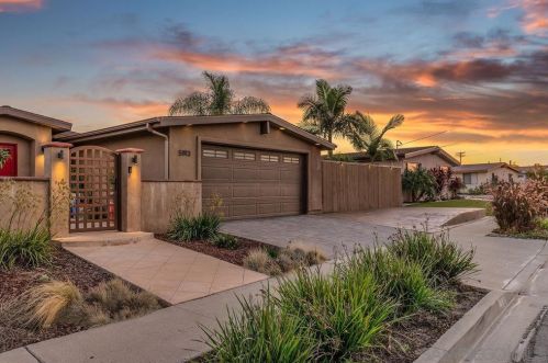 5193 Winthrop St, San Diego, CA 92117-1422