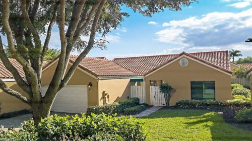 807 Reef Point Cir, Naples, FL 34108-8739