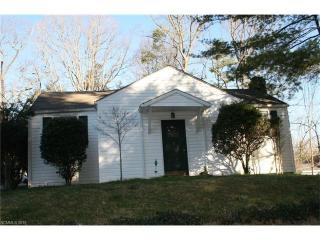 417 Regal St, Hendersonville, NC 28792-2558