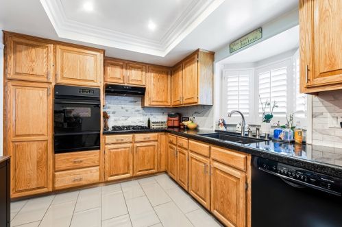 6632 Wardlow Rd, Long Beach, CA 90808-4139