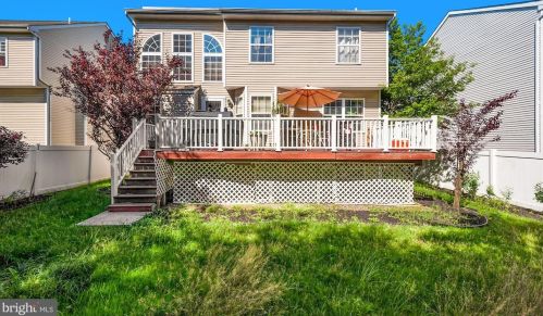 10 Birmingham Dr, Columbus NJ  08022-2342 exterior