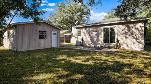 6026 17 Ave, Saint Petersburg FL  33707-3203 exterior