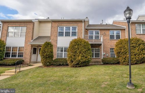 506 Valley Glen Rd, Melrose Park, PA 19027-1745