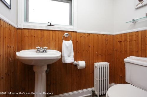 38 Mount Ave, Atlantic Highlands NJ  07716-1236 exterior