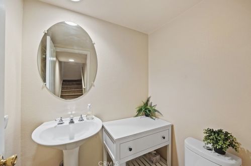 2919 Ballesteros Ln, Tustin CA  92782-1117 exterior