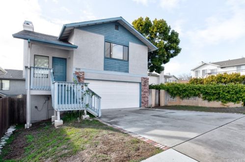 525 16th St, Pismo Beach, CA 93433-1888